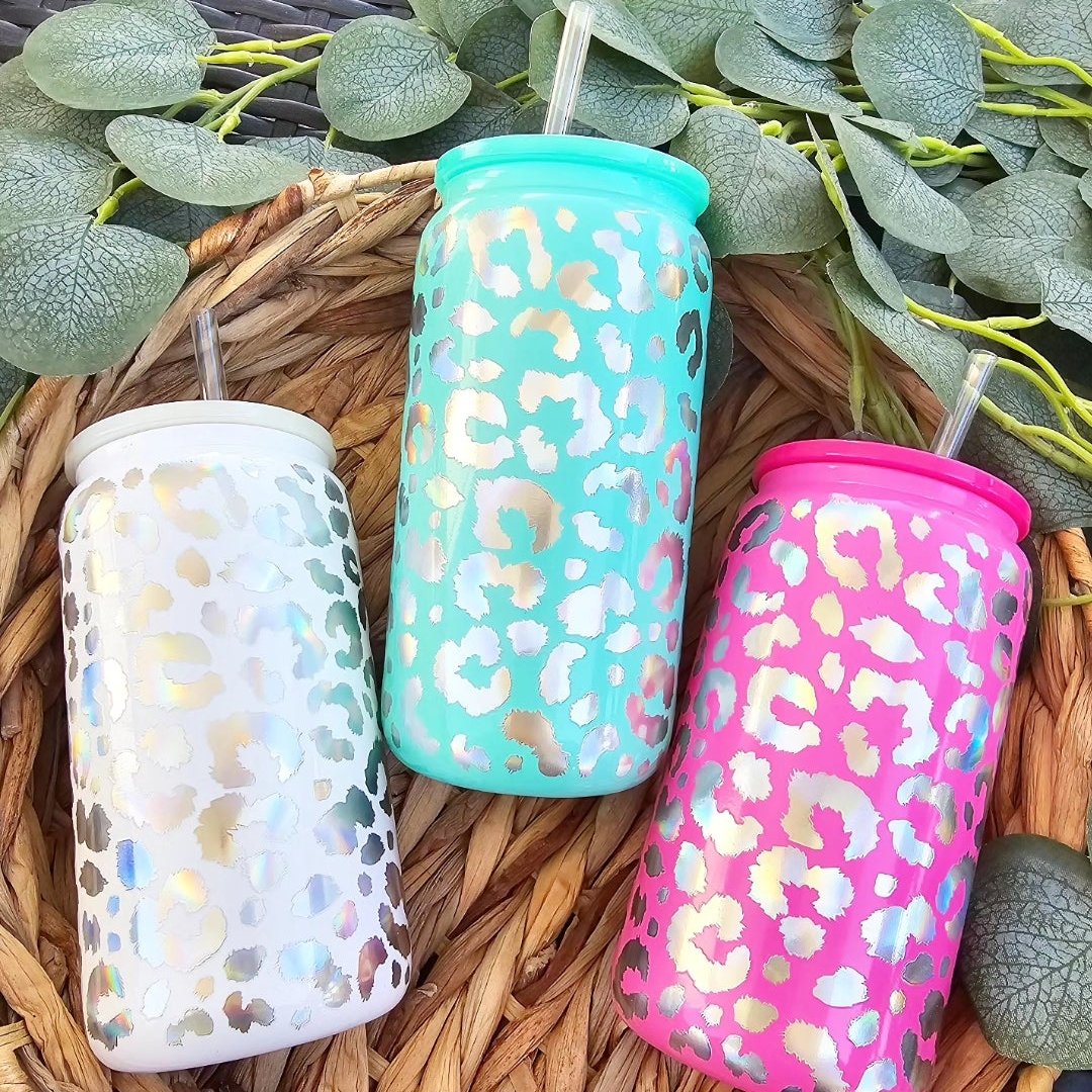 Vaso de cerveza con forma de lata de flores