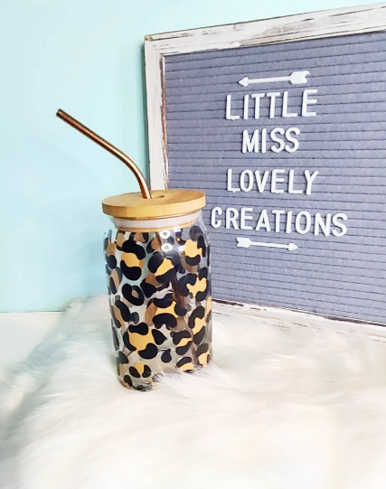 Vaso de cerveza con estampado de leopardo